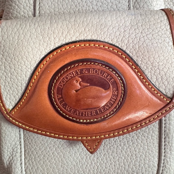 RARE! Vintage Dooney & Bourke Bucket Bag with tassels - Picture 3 of 8